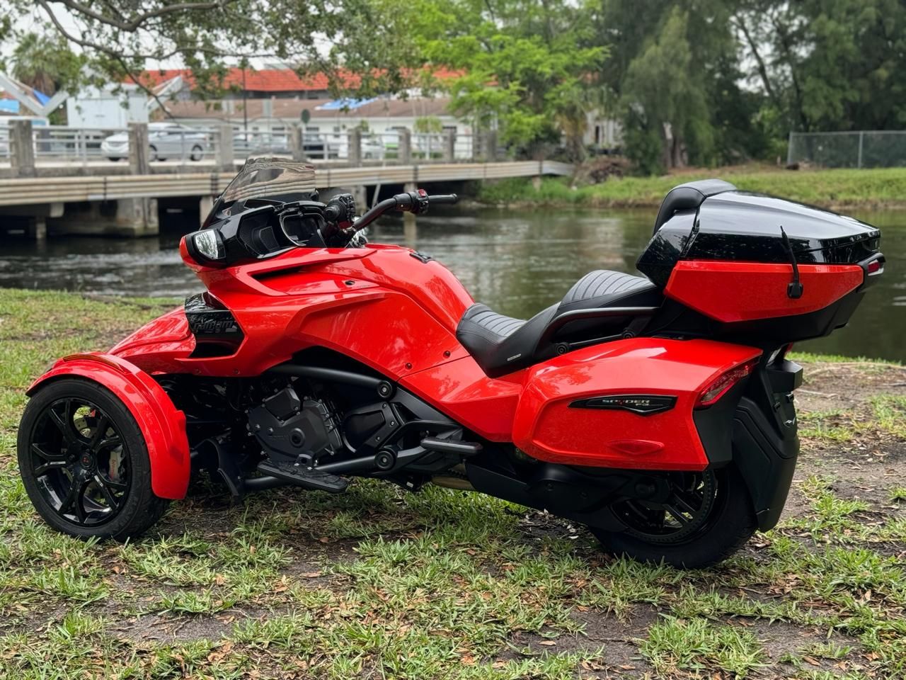 2020 Can-Am Spyder F3 Limited in North Miami Beach, Florida - Photo 15