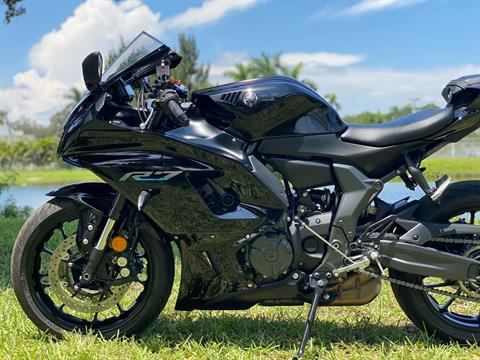 2022 Yamaha YZF-R7 in North Miami Beach, Florida - Photo 18