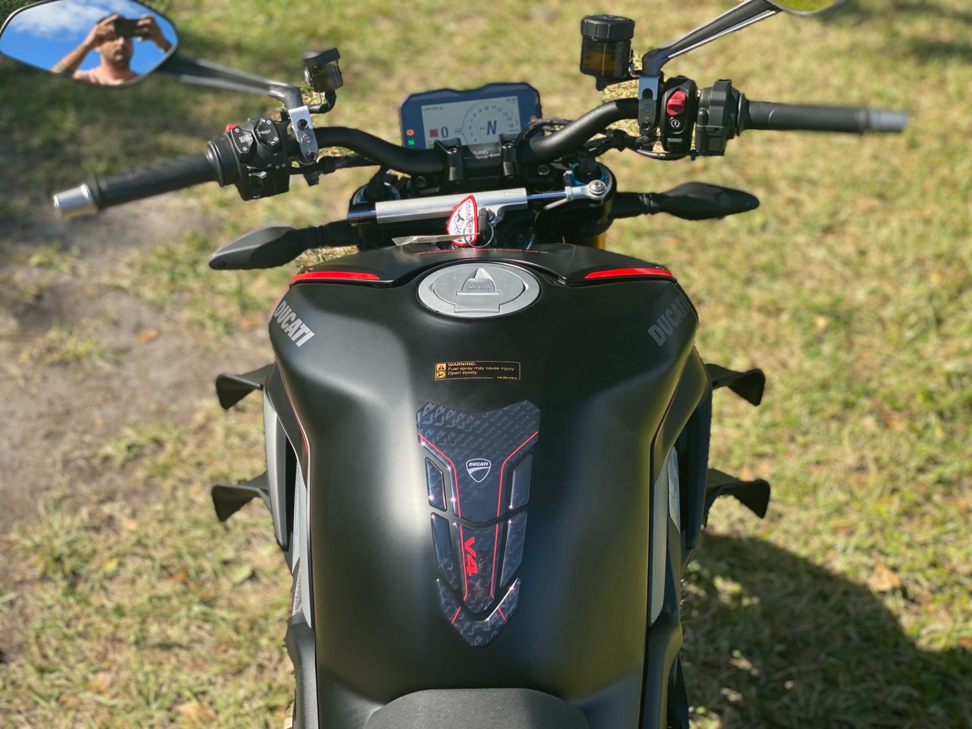 2021 Ducati Streetfighter V4 S in North Miami Beach, Florida - Photo 11