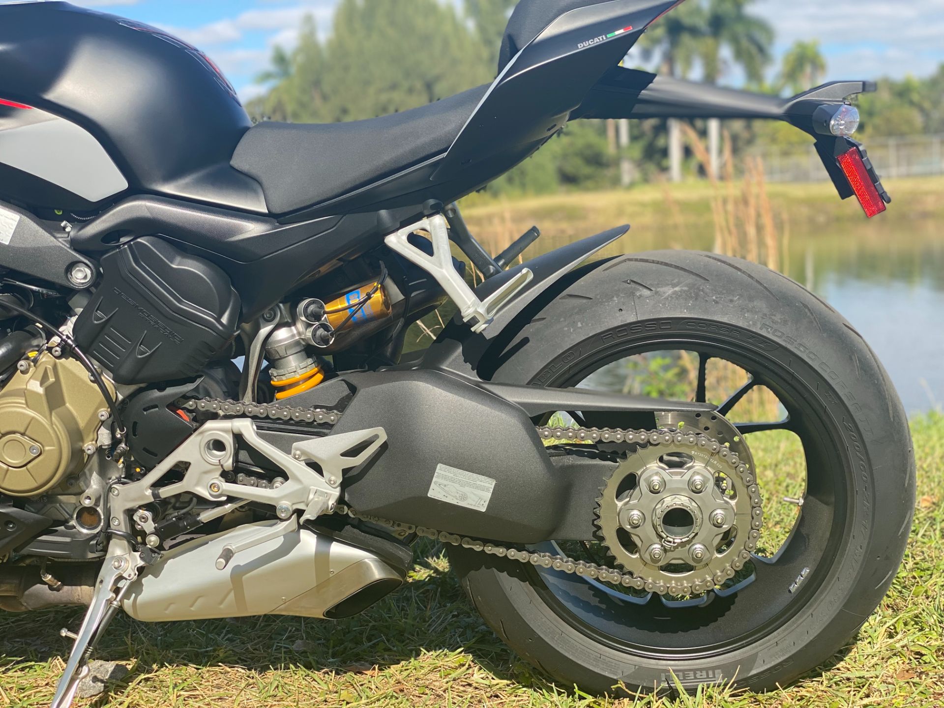 2021 Ducati Streetfighter V4 S in North Miami Beach, Florida - Photo 19