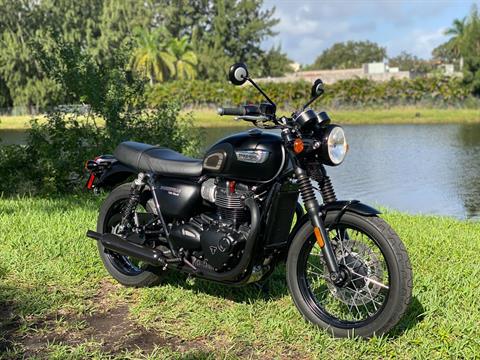 2017 Triumph Bonneville T100 Black in North Miami Beach, Florida - Photo 1