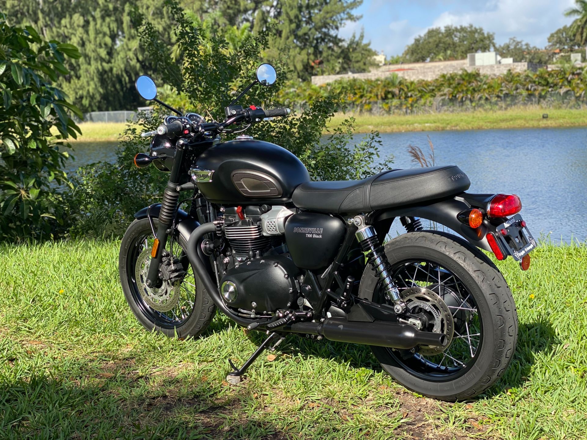 2017 Triumph Bonneville T100 Black in North Miami Beach, Florida - Photo 19
