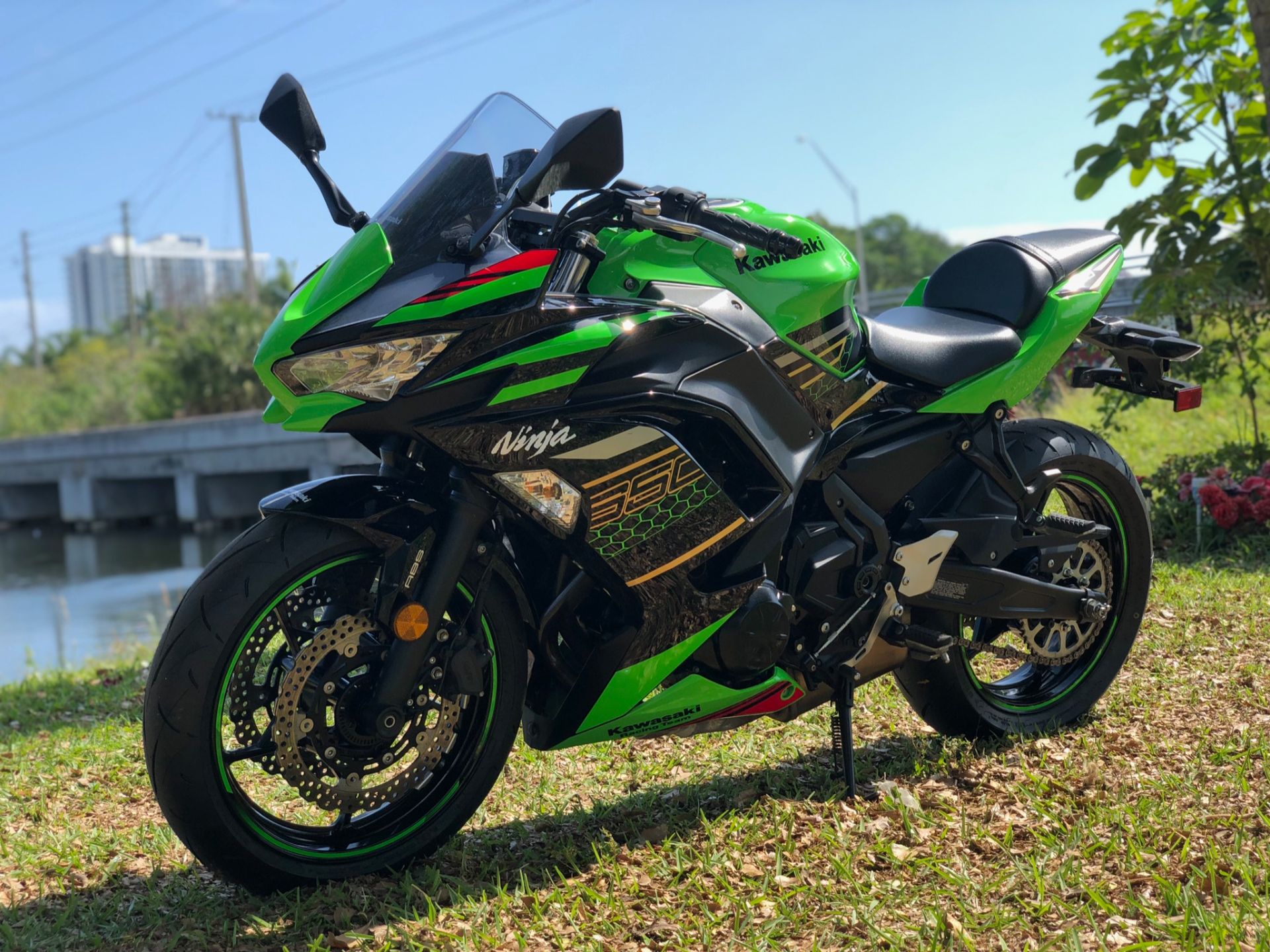 2020 Kawasaki Ninja 650 ABS KRT Edition in North Miami Beach, Florida - Photo 9
