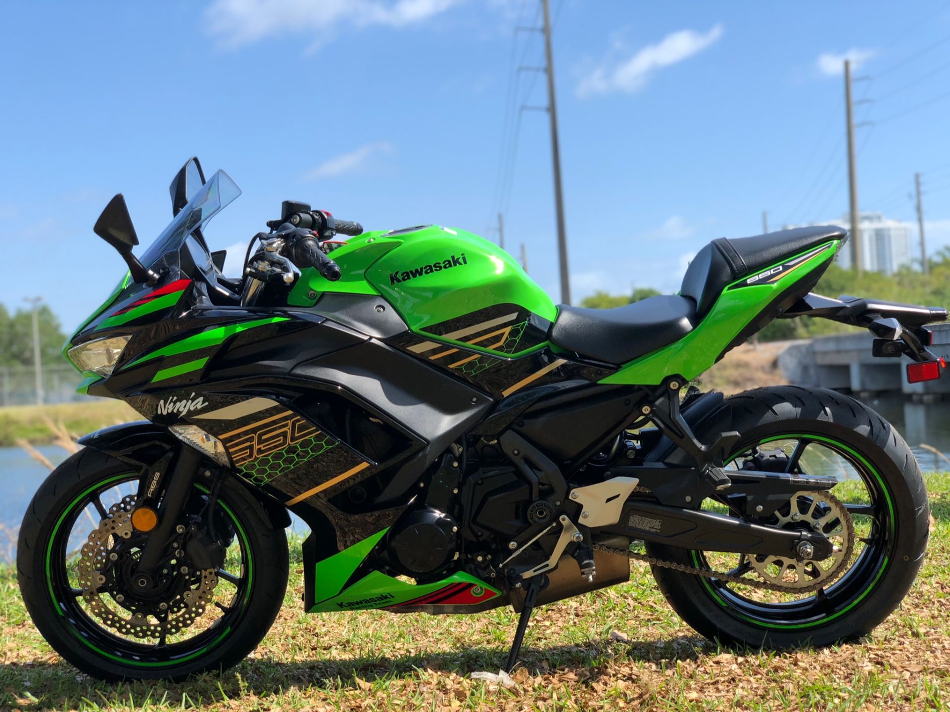 2020 Kawasaki Ninja 650 ABS KRT Edition in North Miami Beach, Florida - Photo 10