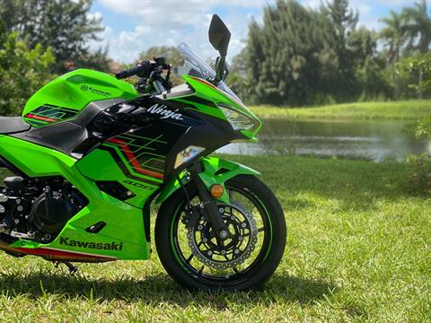 2023 Kawasaki Ninja 400 KRT Edition in North Miami Beach, Florida - Photo 7