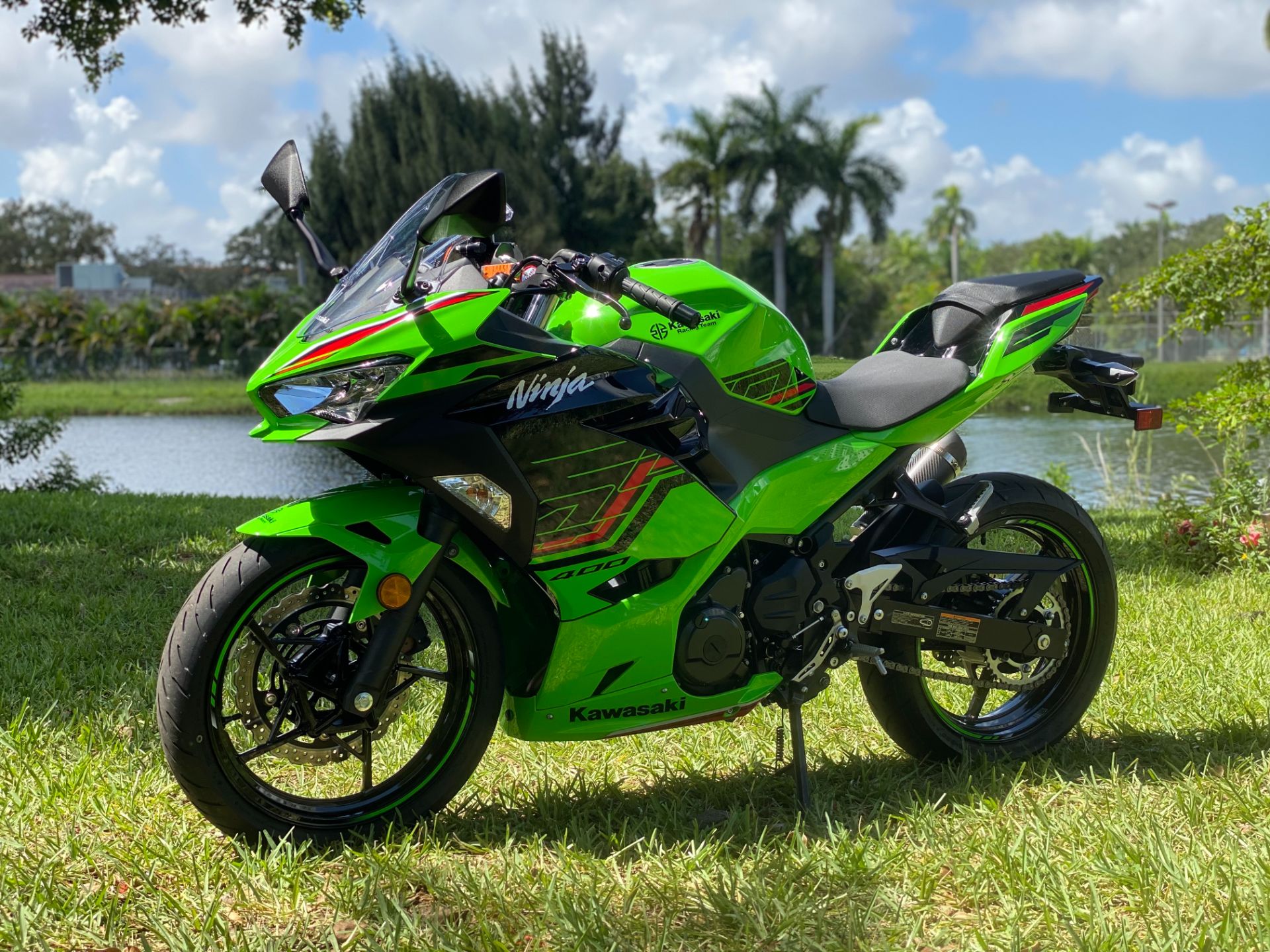 2023 Kawasaki Ninja 400 KRT Edition in North Miami Beach, Florida - Photo 13