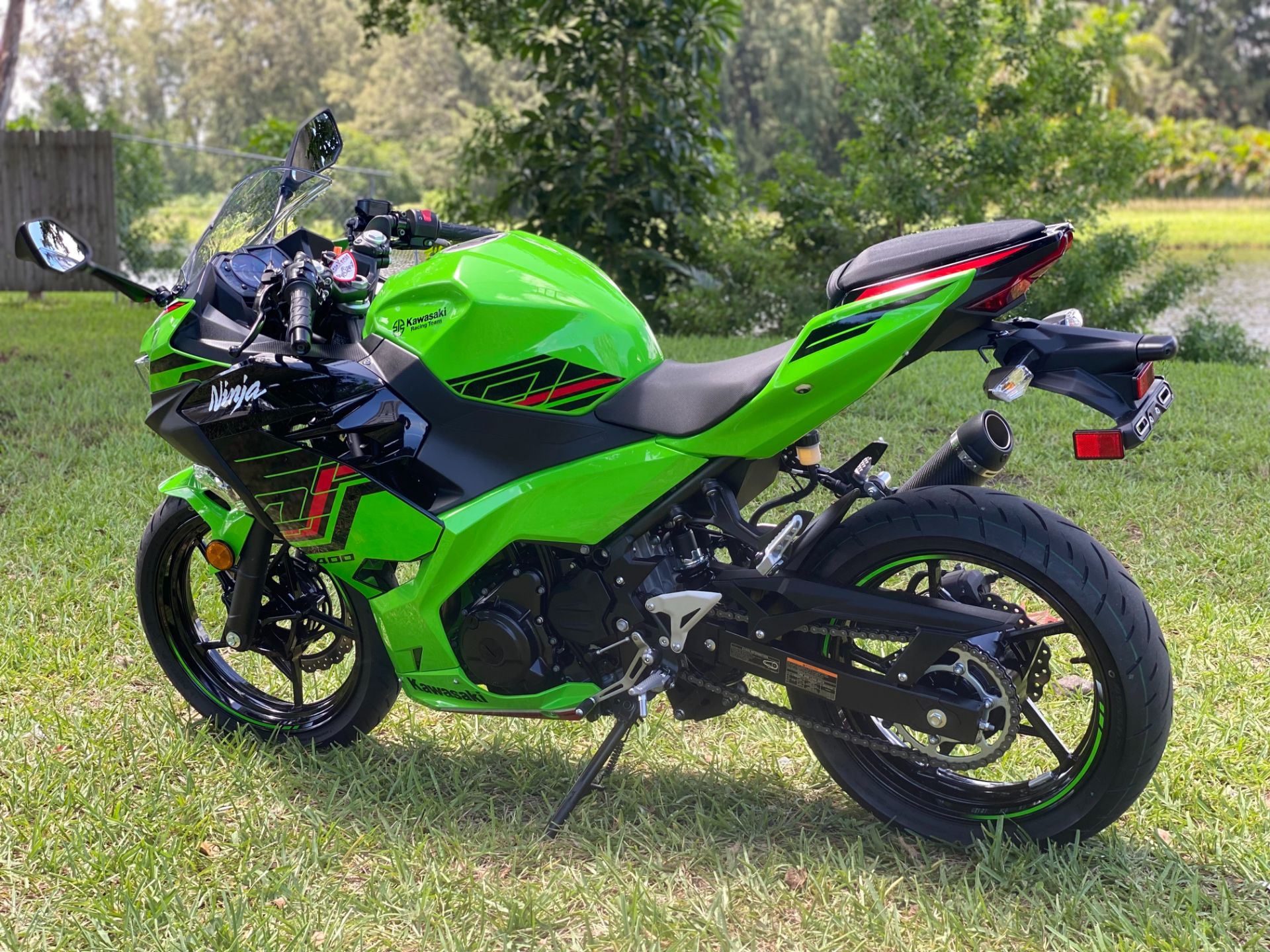 2023 Kawasaki Ninja 400 KRT Edition in North Miami Beach, Florida - Photo 15
