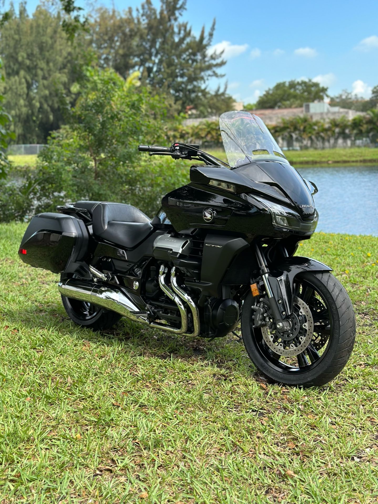 2014 Honda CTX®1300 Deluxe in North Miami Beach, Florida - Photo 2