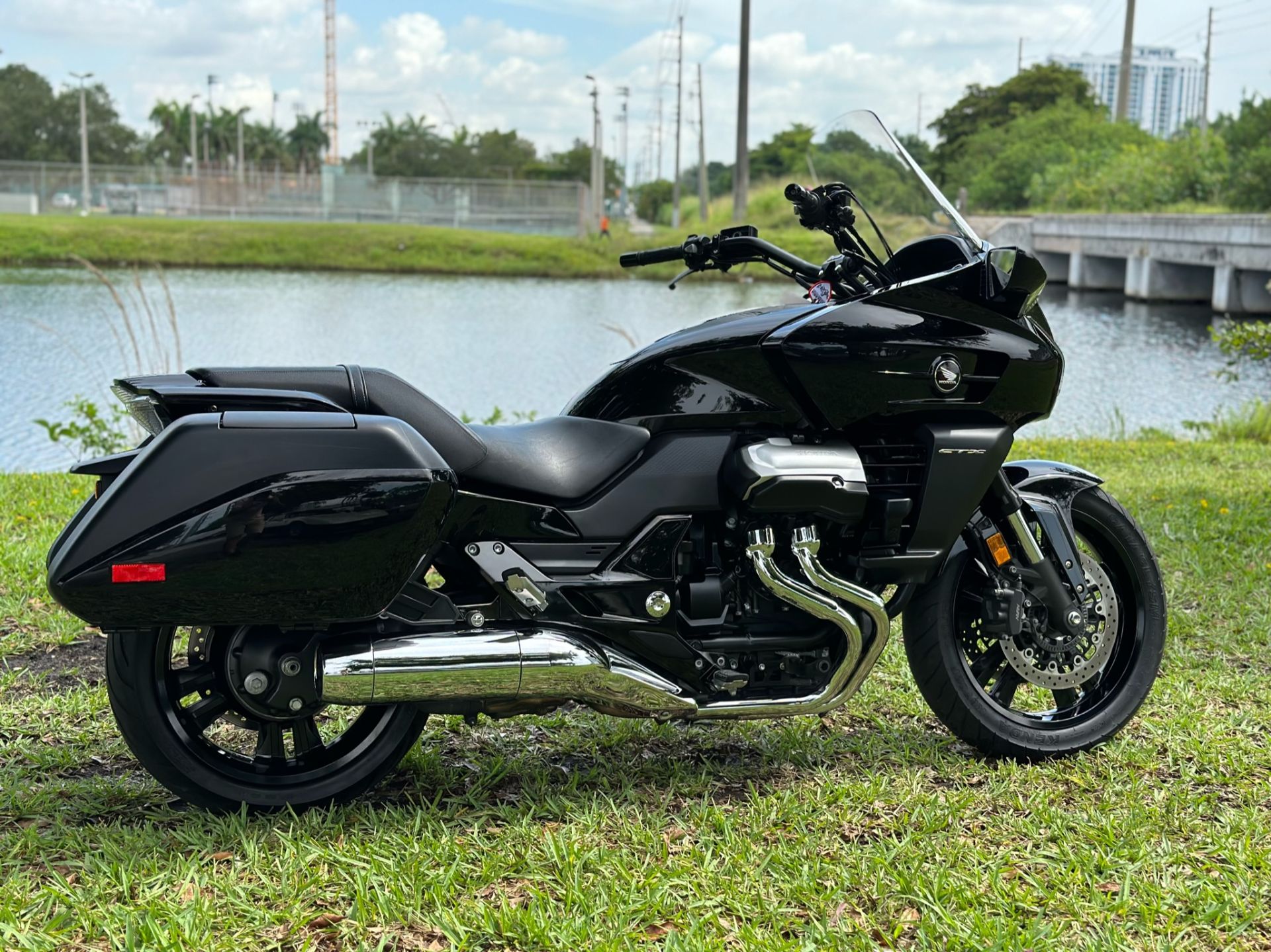 2014 Honda CTX®1300 Deluxe in North Miami Beach, Florida - Photo 4
