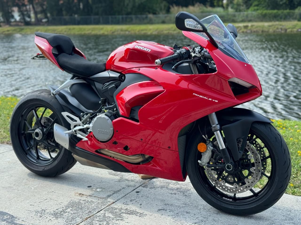 2022 Ducati Panigale V2 in North Miami Beach, Florida - Photo 1
