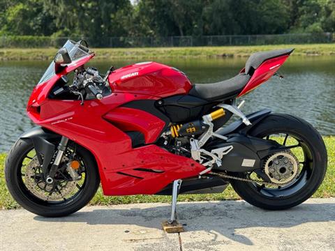 2022 Ducati Panigale V2 in North Miami Beach, Florida - Photo 13