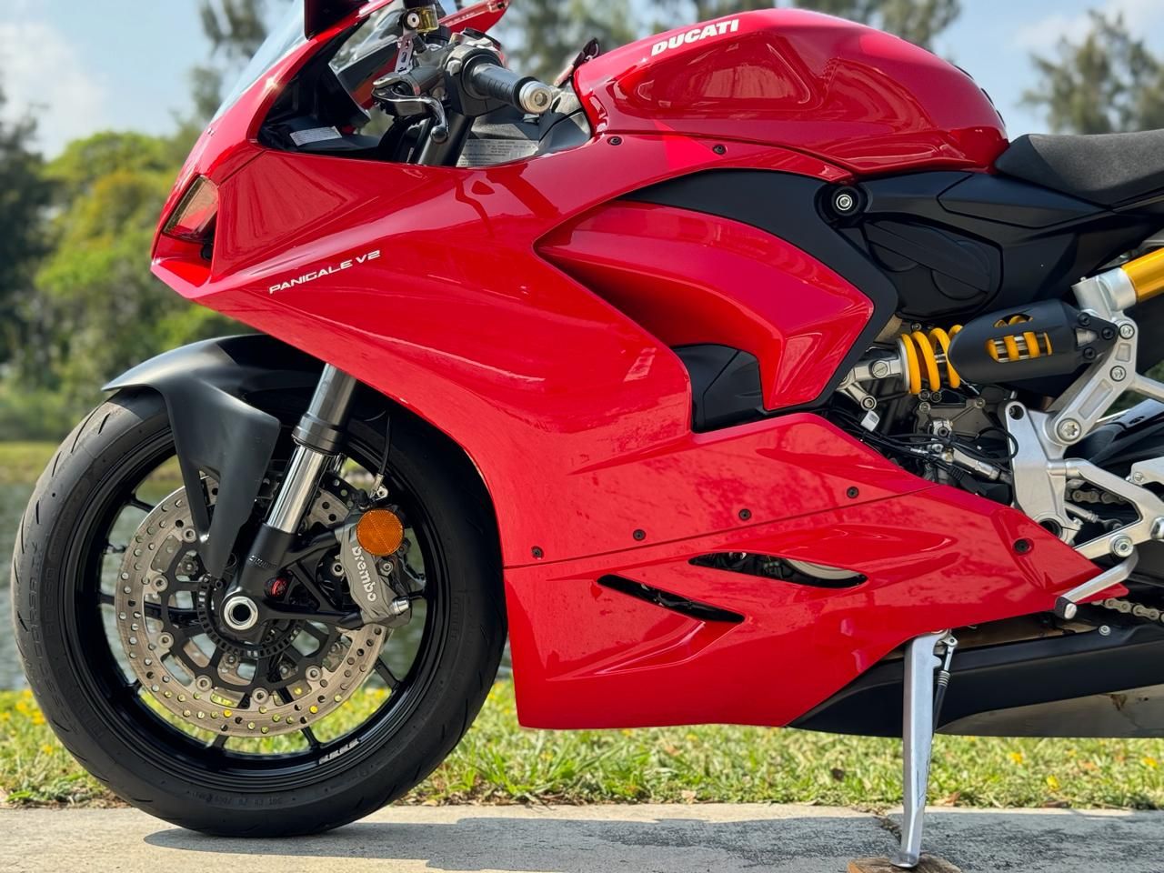 2022 Ducati Panigale V2 in North Miami Beach, Florida - Photo 15