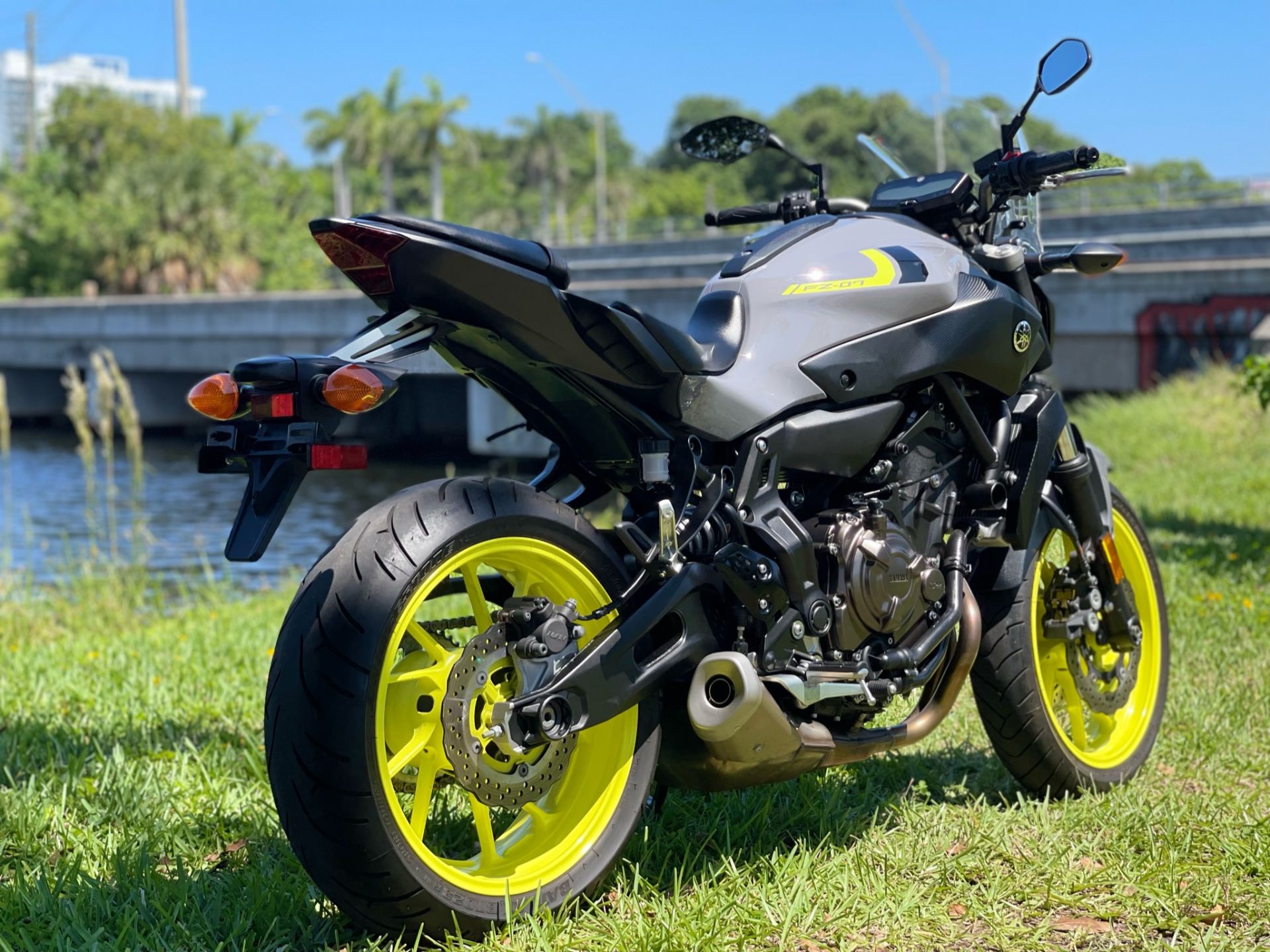 2016 Yamaha FZ-07 in North Miami Beach, Florida - Photo 4