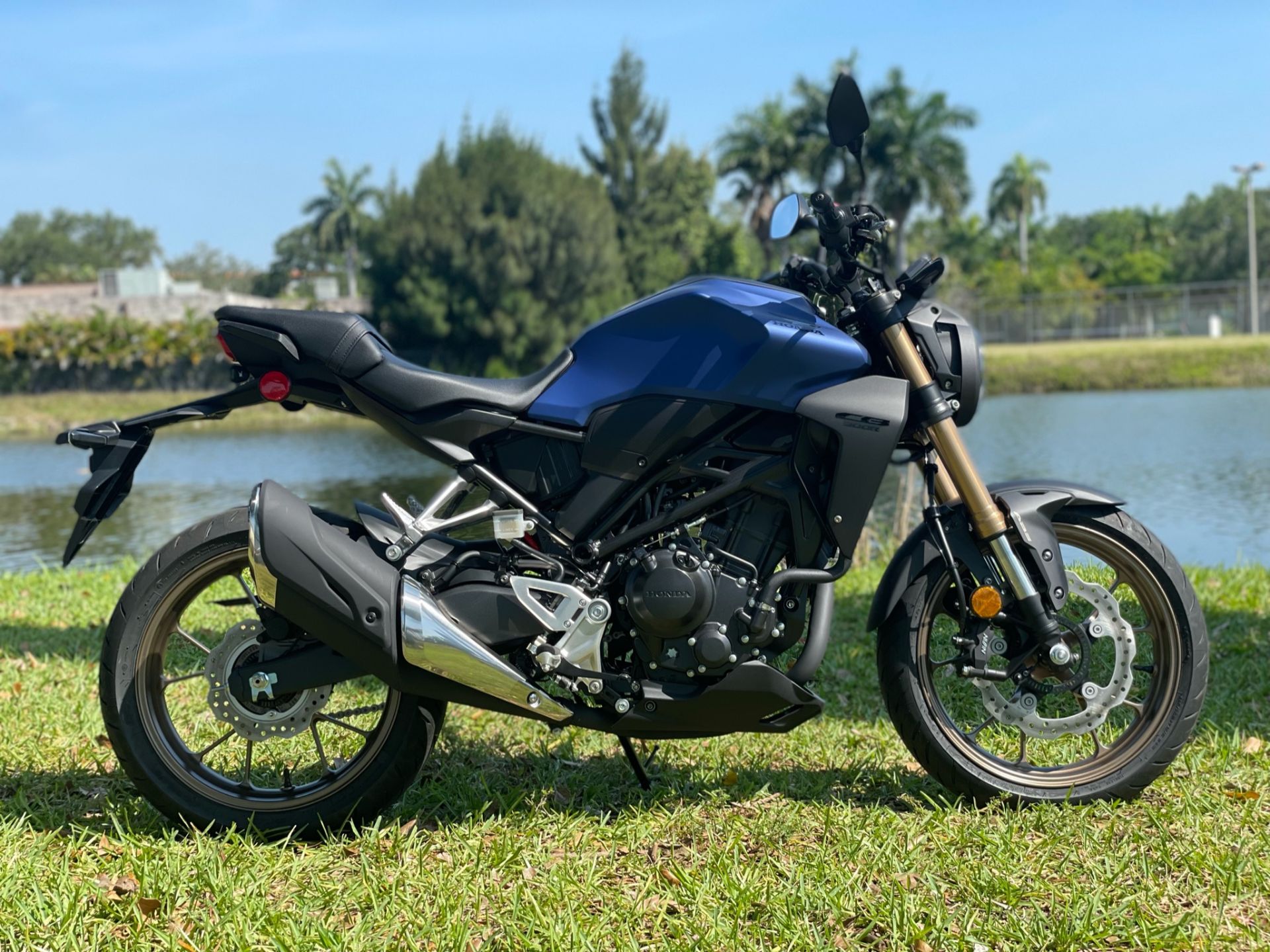 2021 Honda CB300R ABS in North Miami Beach, Florida - Photo 2