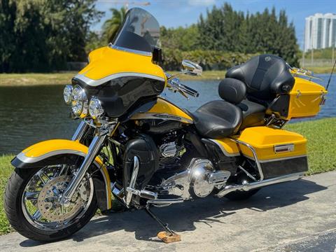 2012 Harley-Davidson CVO™ Ultra Classic® Electra Glide® in North Miami Beach, Florida - Photo 14