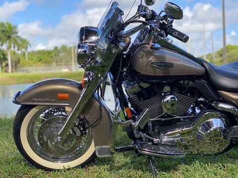 2005 Harley-Davidson FLHRCI Road King® Classic in North Miami Beach, Florida - Photo 14