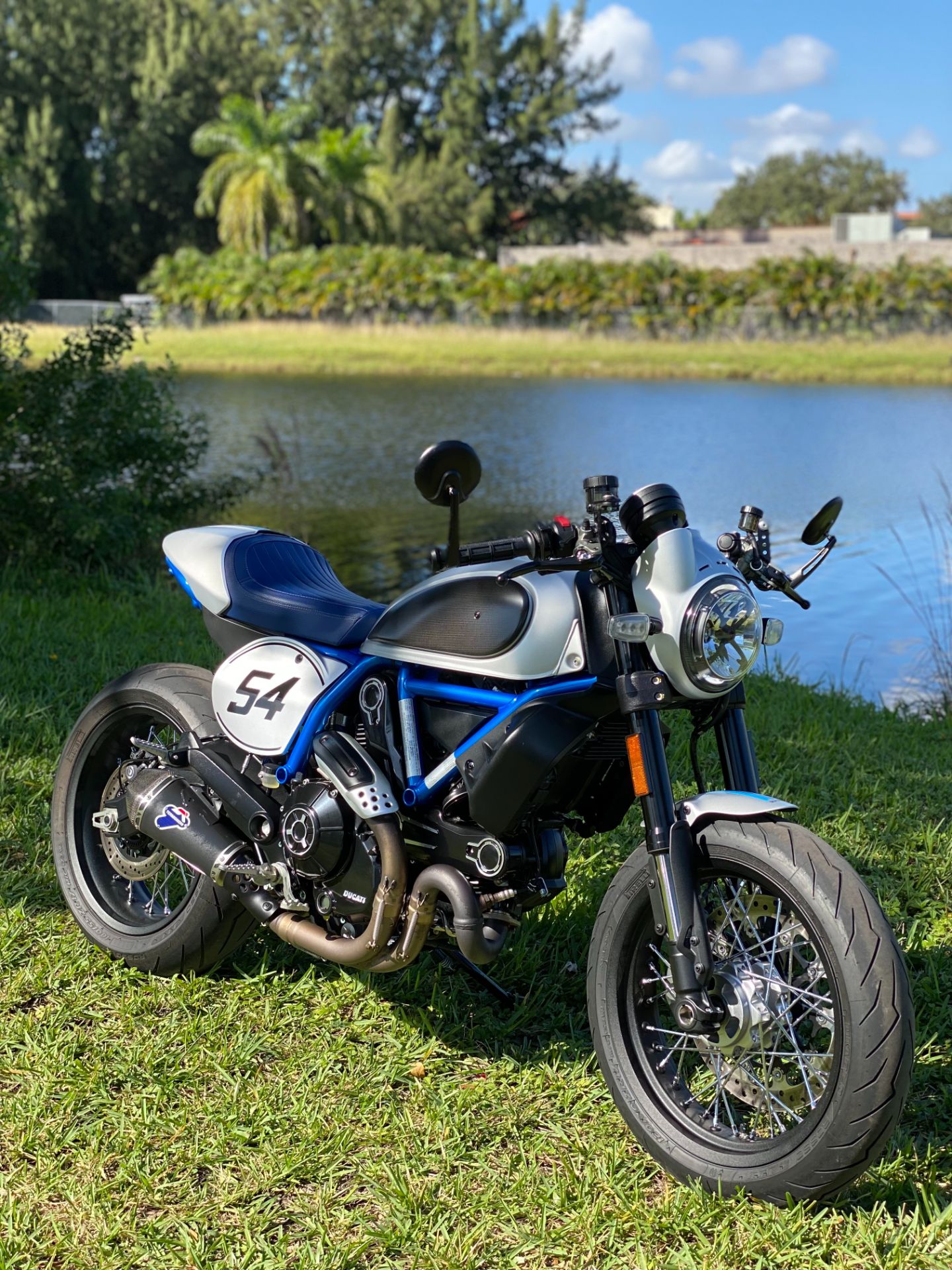 2019 Ducati Scrambler Cafe Racer in North Miami Beach, Florida - Photo 4