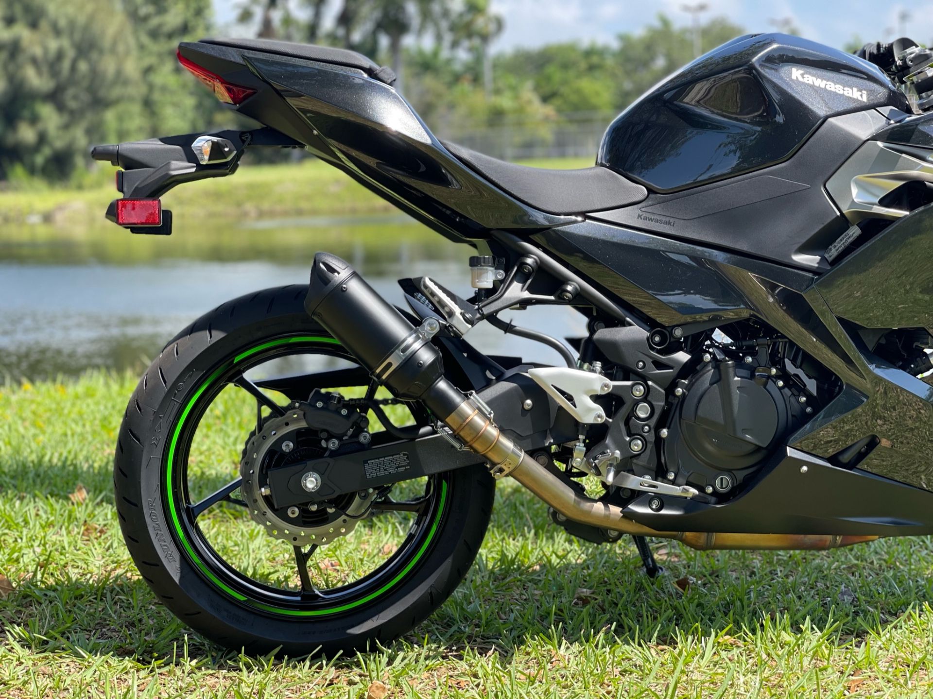 2022 Kawasaki Ninja 400 ABS in North Miami Beach, Florida - Photo 4