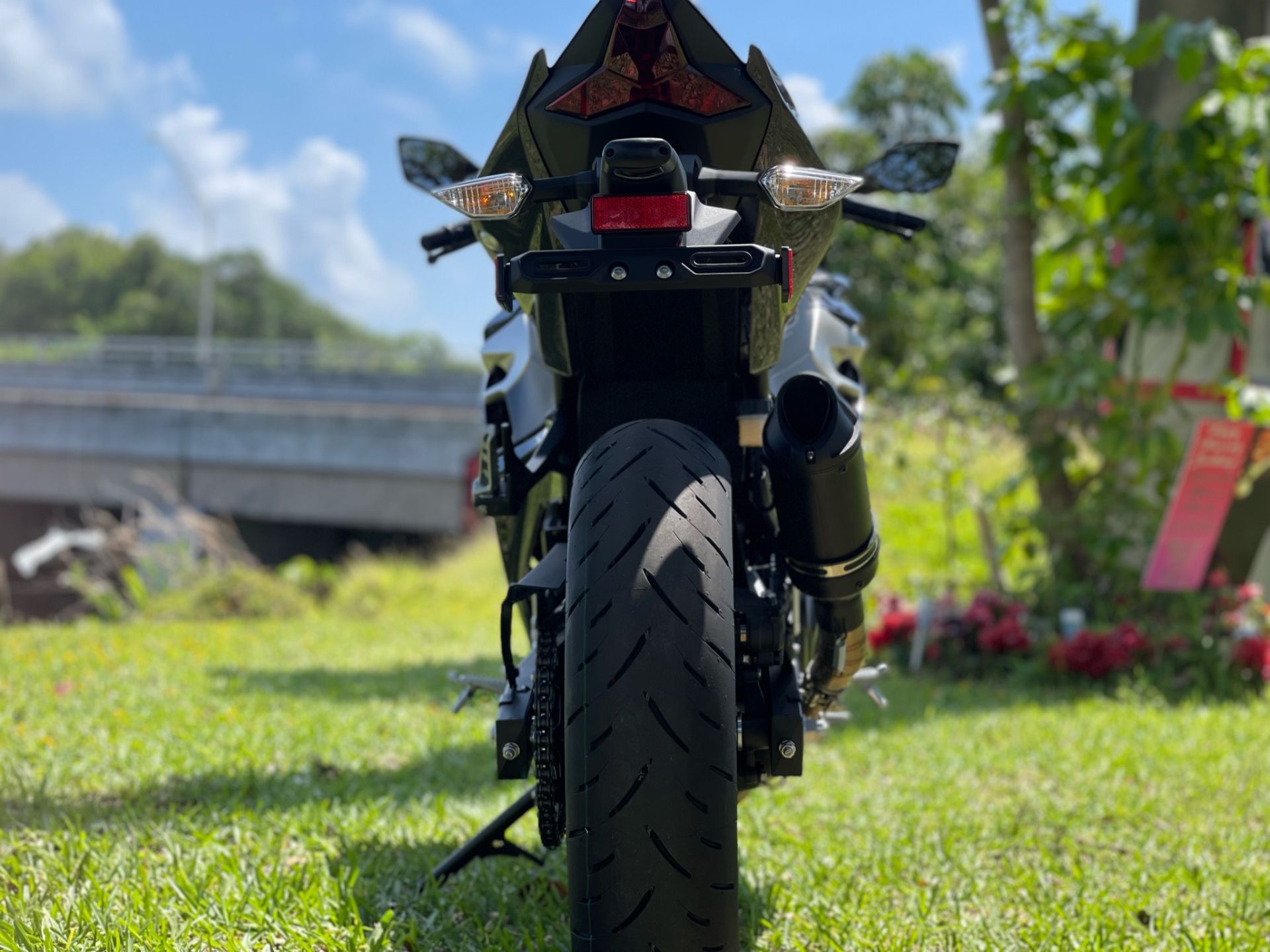 2022 Kawasaki Ninja 400 ABS in North Miami Beach, Florida - Photo 11