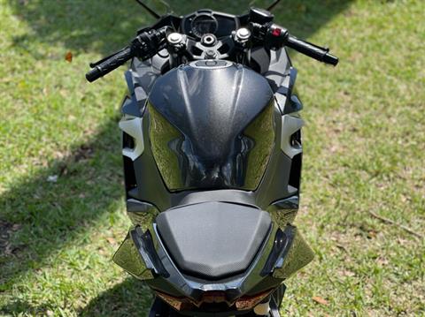 2022 Kawasaki Ninja 400 ABS in North Miami Beach, Florida - Photo 12