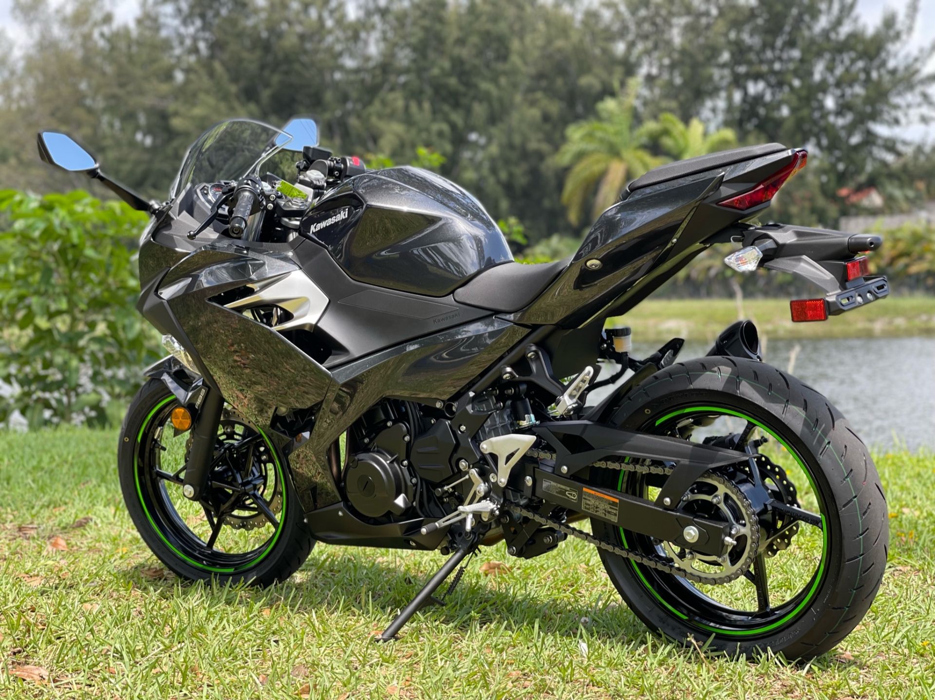 2022 Kawasaki Ninja 400 ABS in North Miami Beach, Florida - Photo 19