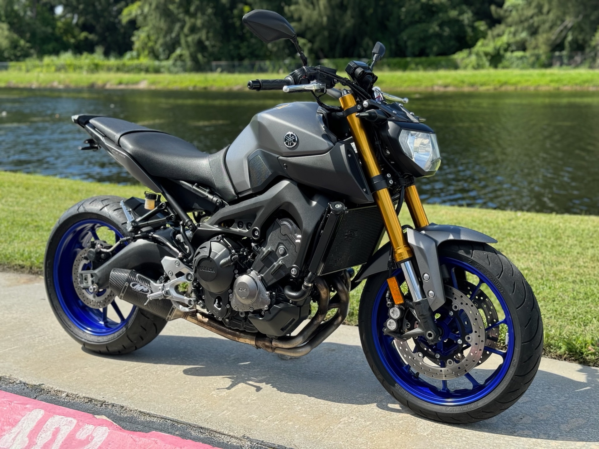 2015 Yamaha FZ-09 in North Miami Beach, Florida - Photo 1