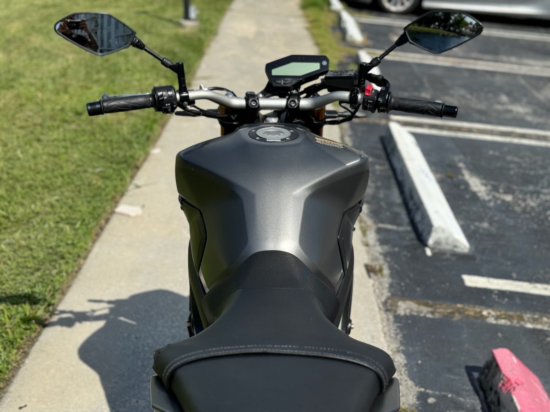 2015 Yamaha FZ-09 in North Miami Beach, Florida - Photo 10