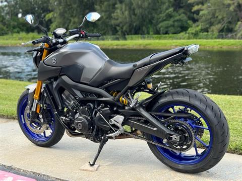 2015 Yamaha FZ-09 in North Miami Beach, Florida - Photo 13