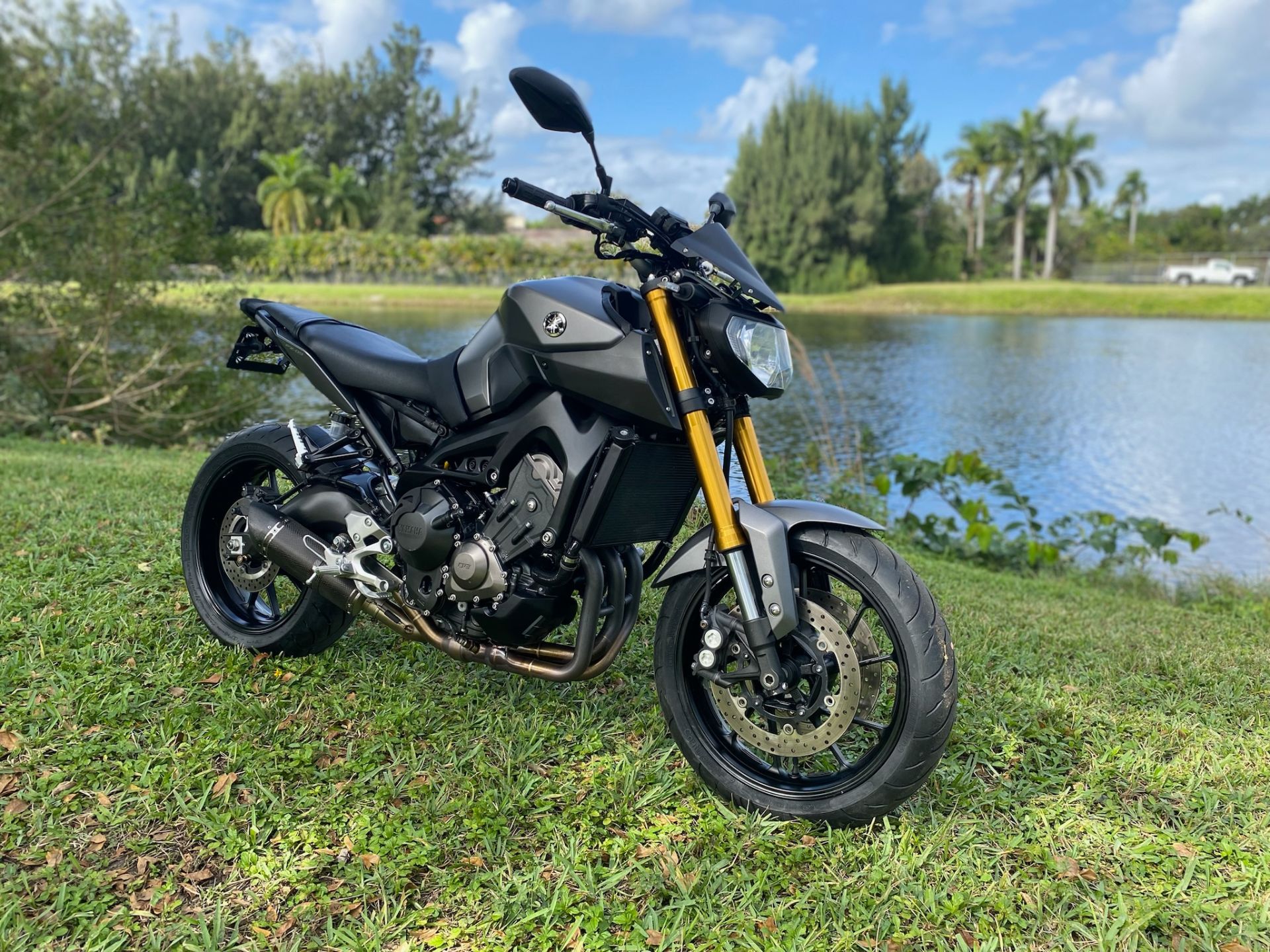 2015 Yamaha FZ-09 in North Miami Beach, Florida - Photo 1