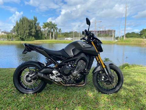 2015 Yamaha FZ-09 in North Miami Beach, Florida - Photo 3
