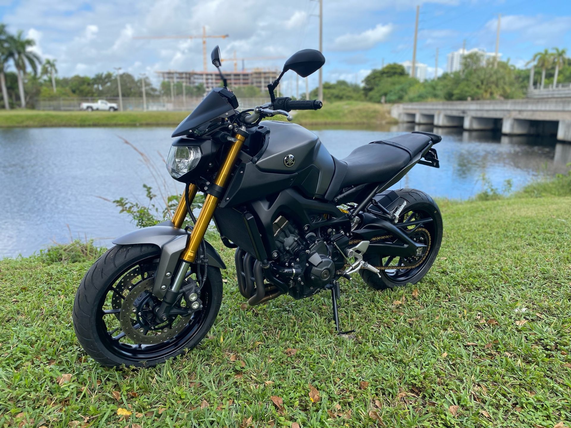 2015 Yamaha FZ-09 in North Miami Beach, Florida - Photo 12