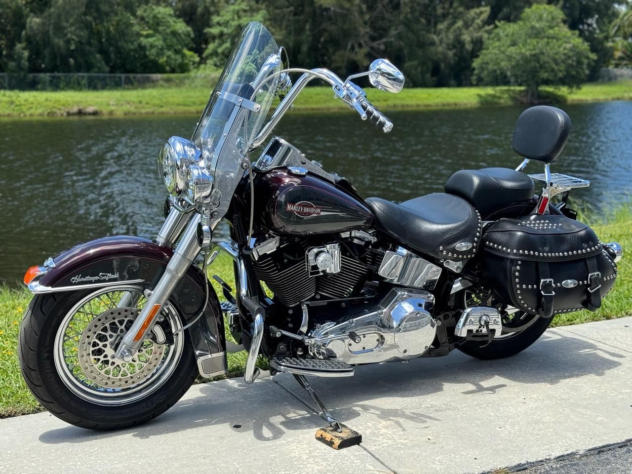 2005 Harley-Davidson FLSTC/FLSTCI Heritage Softail® Classic in North Miami Beach, Florida - Photo 12