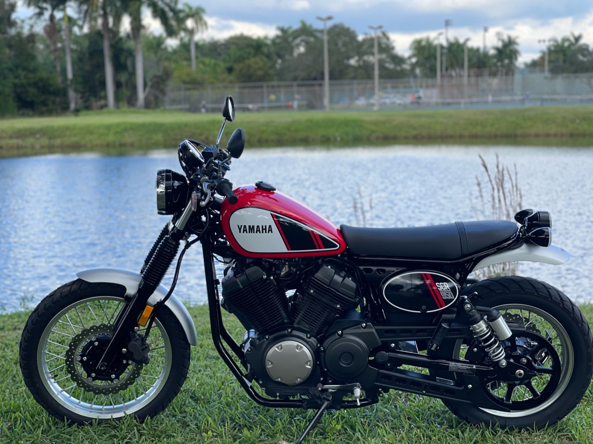 2017 Yamaha SCR950 in North Miami Beach, Florida - Photo 19