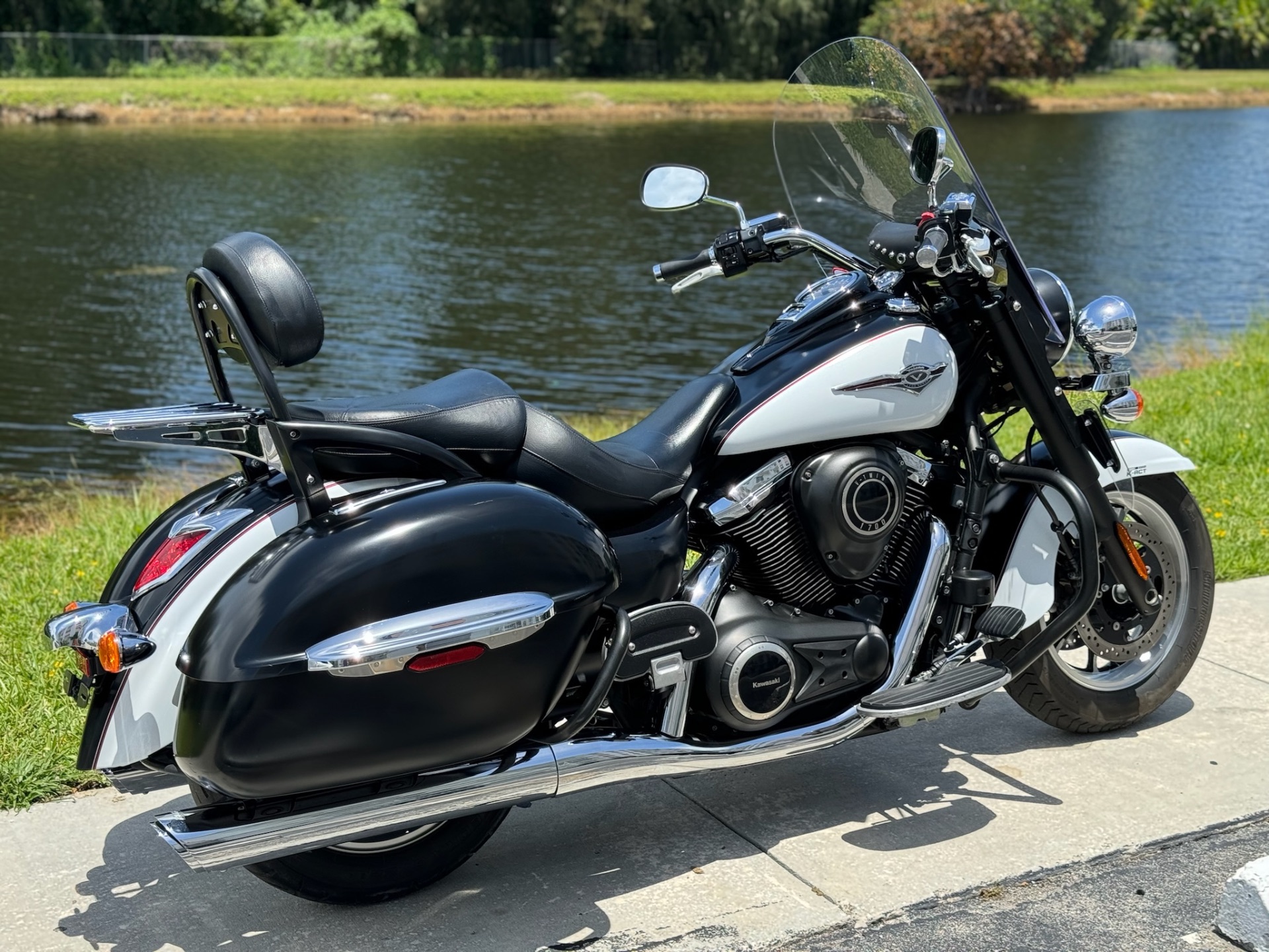 2014 Kawasaki Vulcan® 1700 Nomad™ ABS in North Miami Beach, Florida - Photo 4