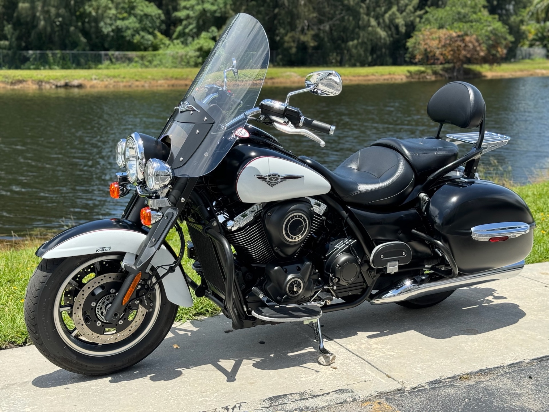 2014 Kawasaki Vulcan® 1700 Nomad™ ABS in North Miami Beach, Florida - Photo 12