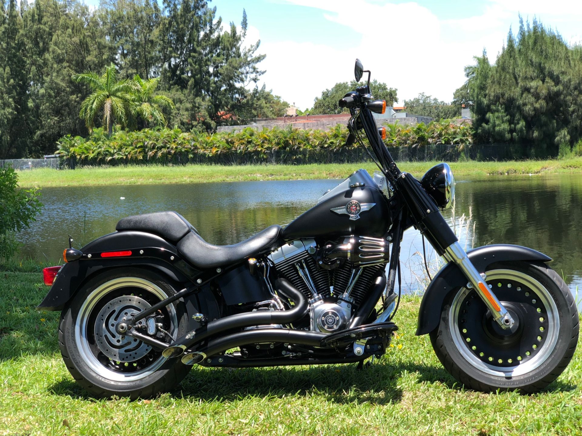 2011 Harley-Davidson Softail® Fat Boy® Lo in North Miami Beach, Florida - Photo 4