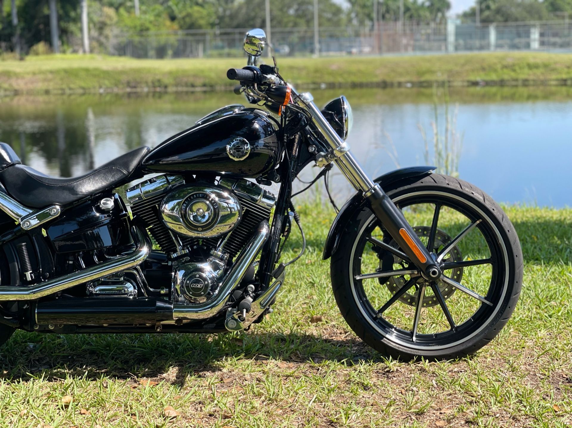 2015 Harley-Davidson Breakout® in North Miami Beach, Florida - Photo 6