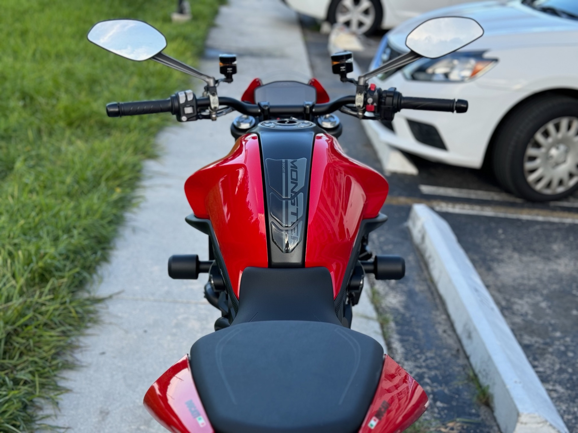 2023 Ducati Monster + in North Miami Beach, Florida - Photo 10