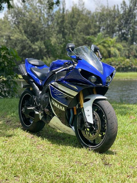 2013 Yamaha YZF-R1 in North Miami Beach, Florida - Photo 2