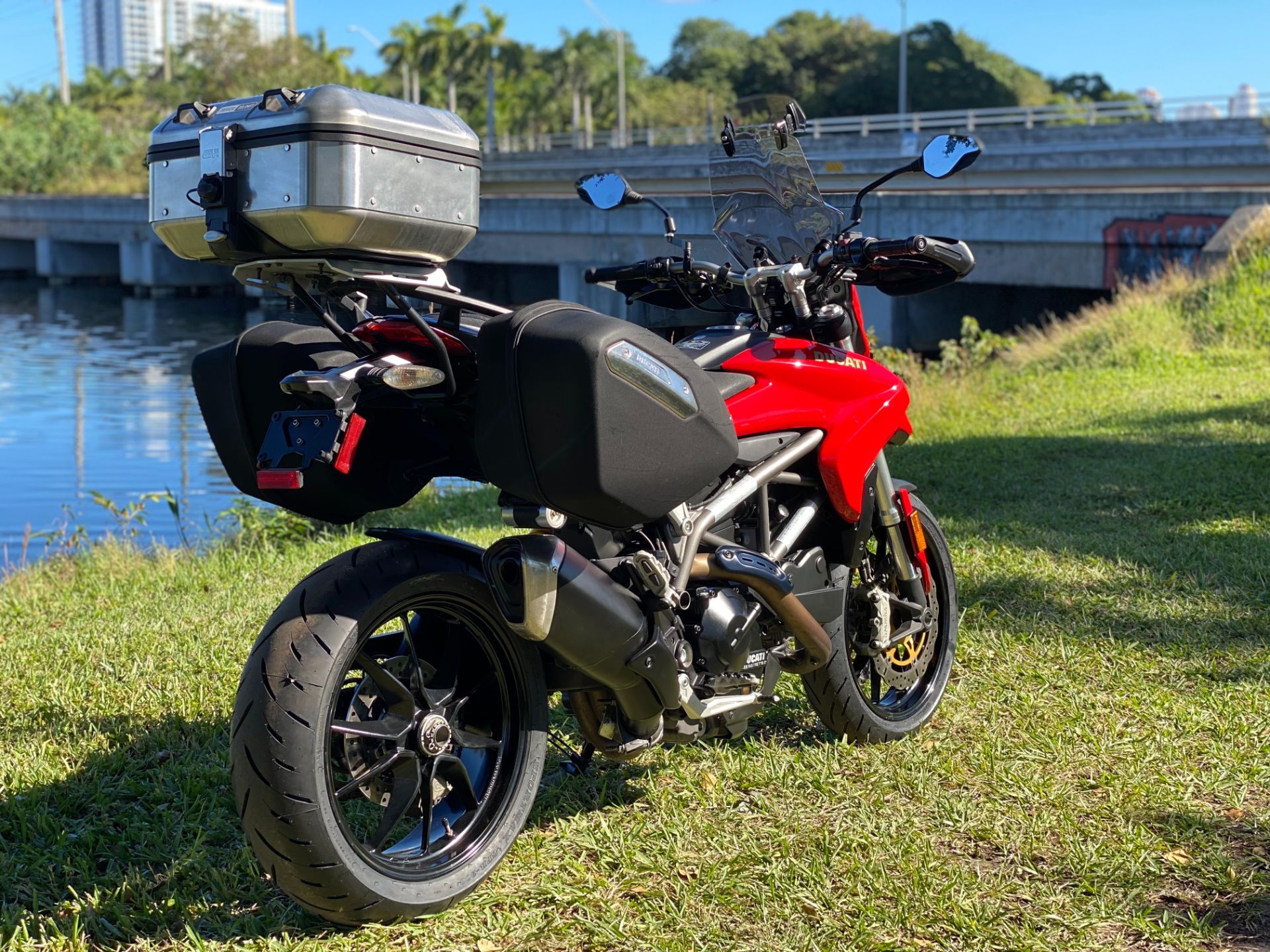 2015 Ducati Hyperstrada in North Miami Beach, Florida - Photo 3