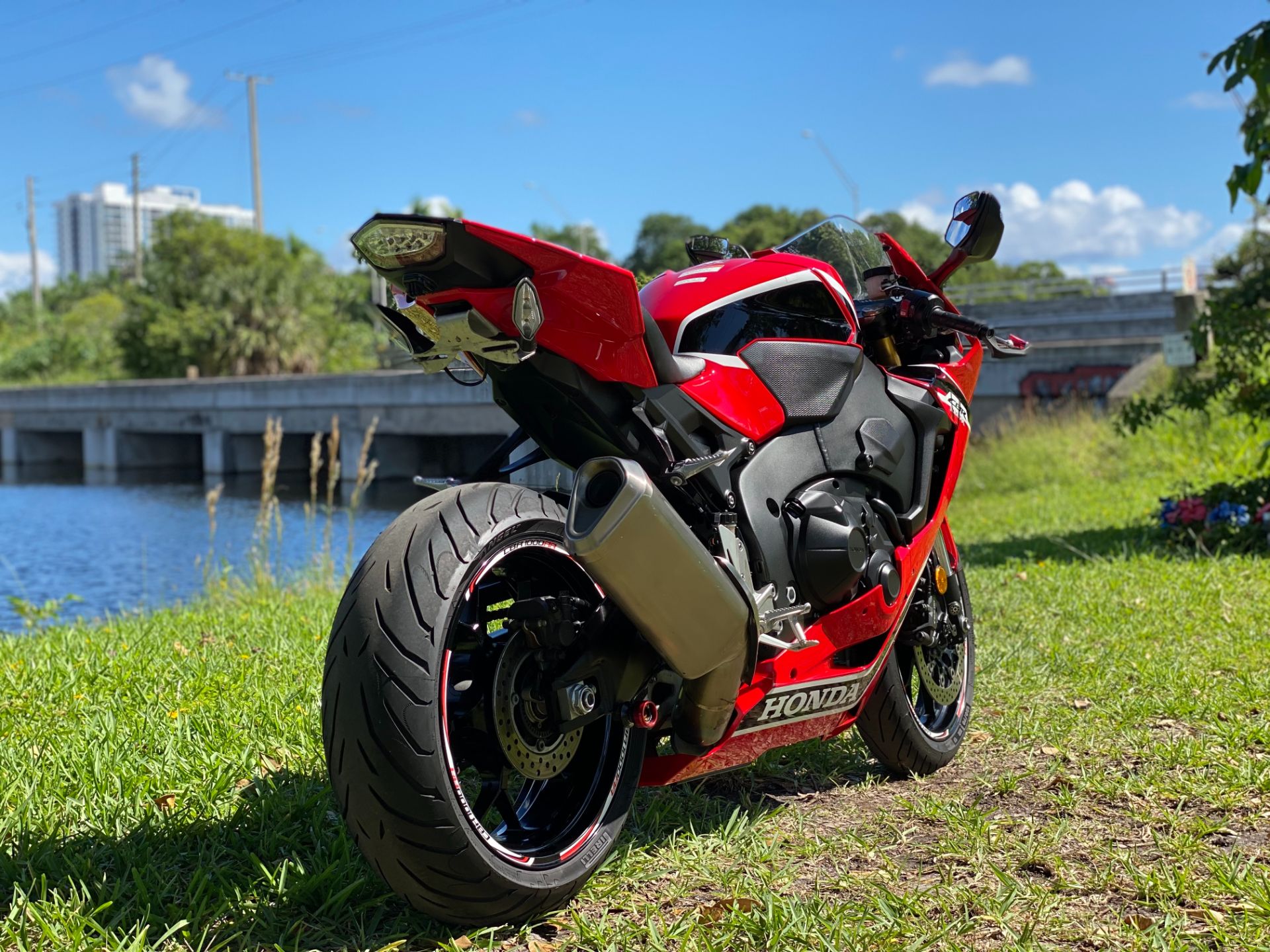 2017 Honda CBR1000RR in North Miami Beach, Florida - Photo 4