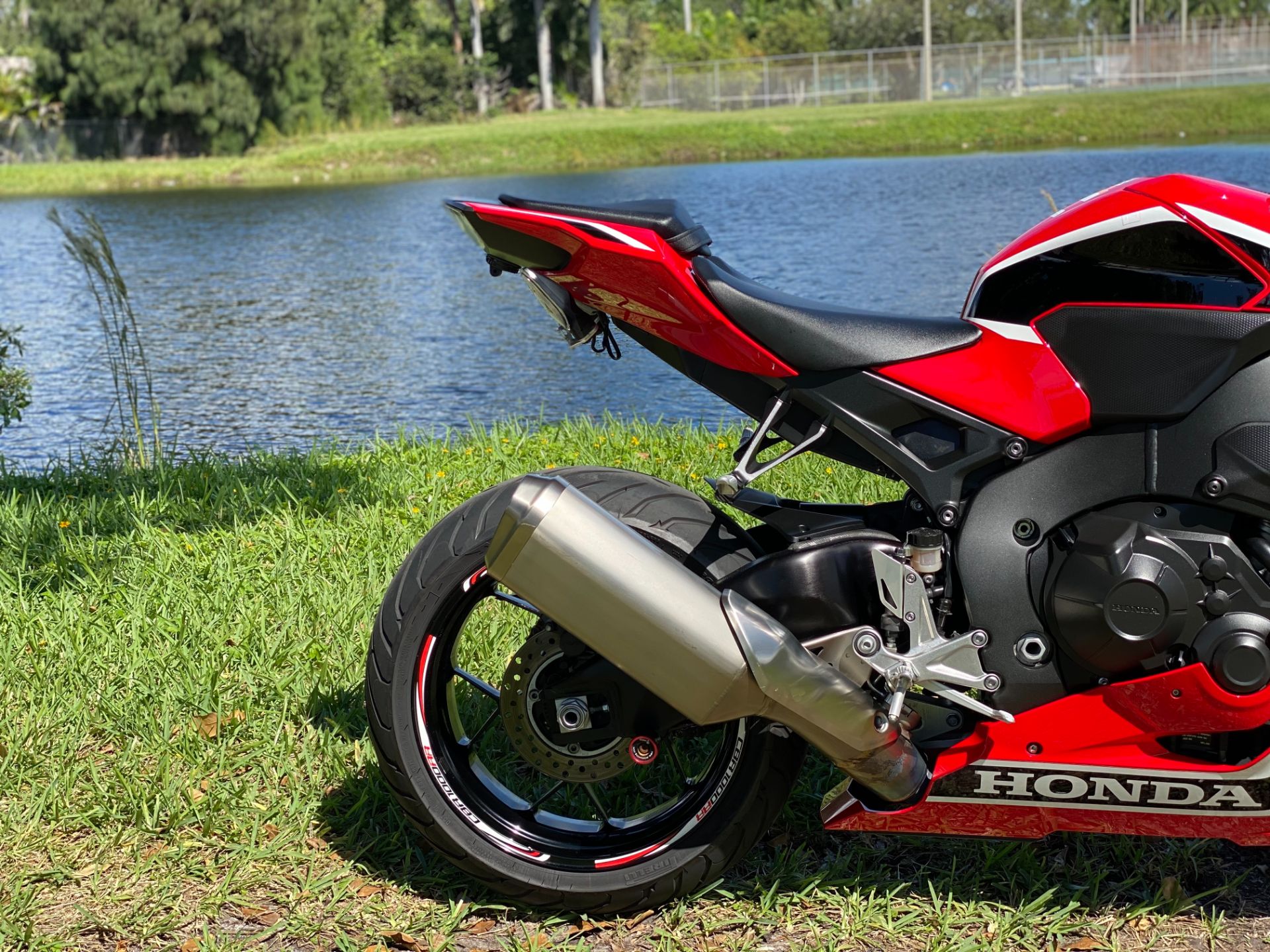 2017 Honda CBR1000RR in North Miami Beach, Florida - Photo 5