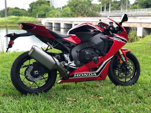 2017 Honda CBR1000RR in North Miami Beach, Florida - Photo 3