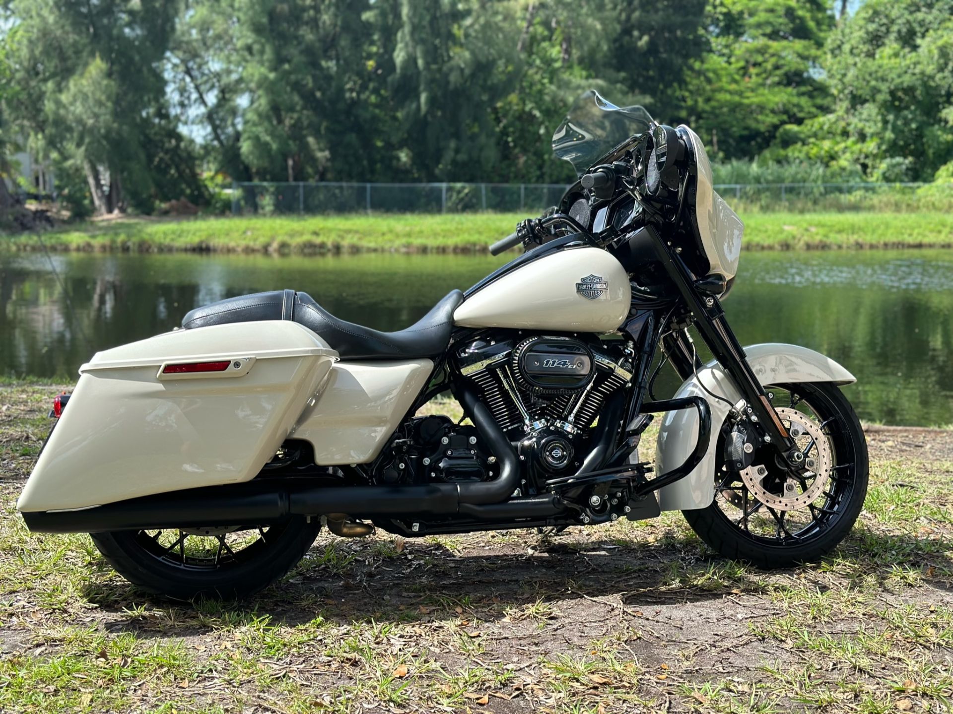2022 Harley-Davidson Street Glide® Special in North Miami Beach, Florida - Photo 7