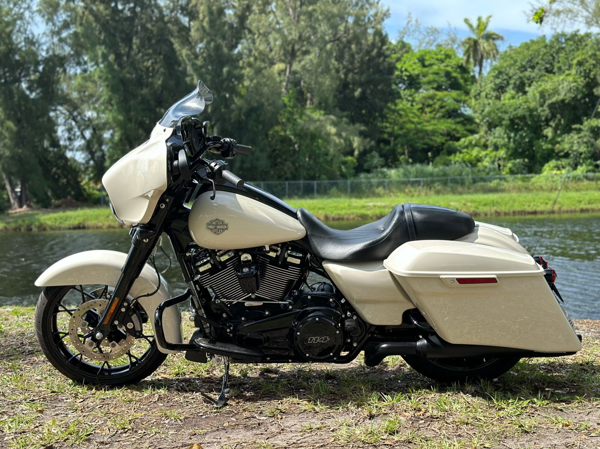 2022 Harley-Davidson Street Glide® Special in North Miami Beach, Florida - Photo 22
