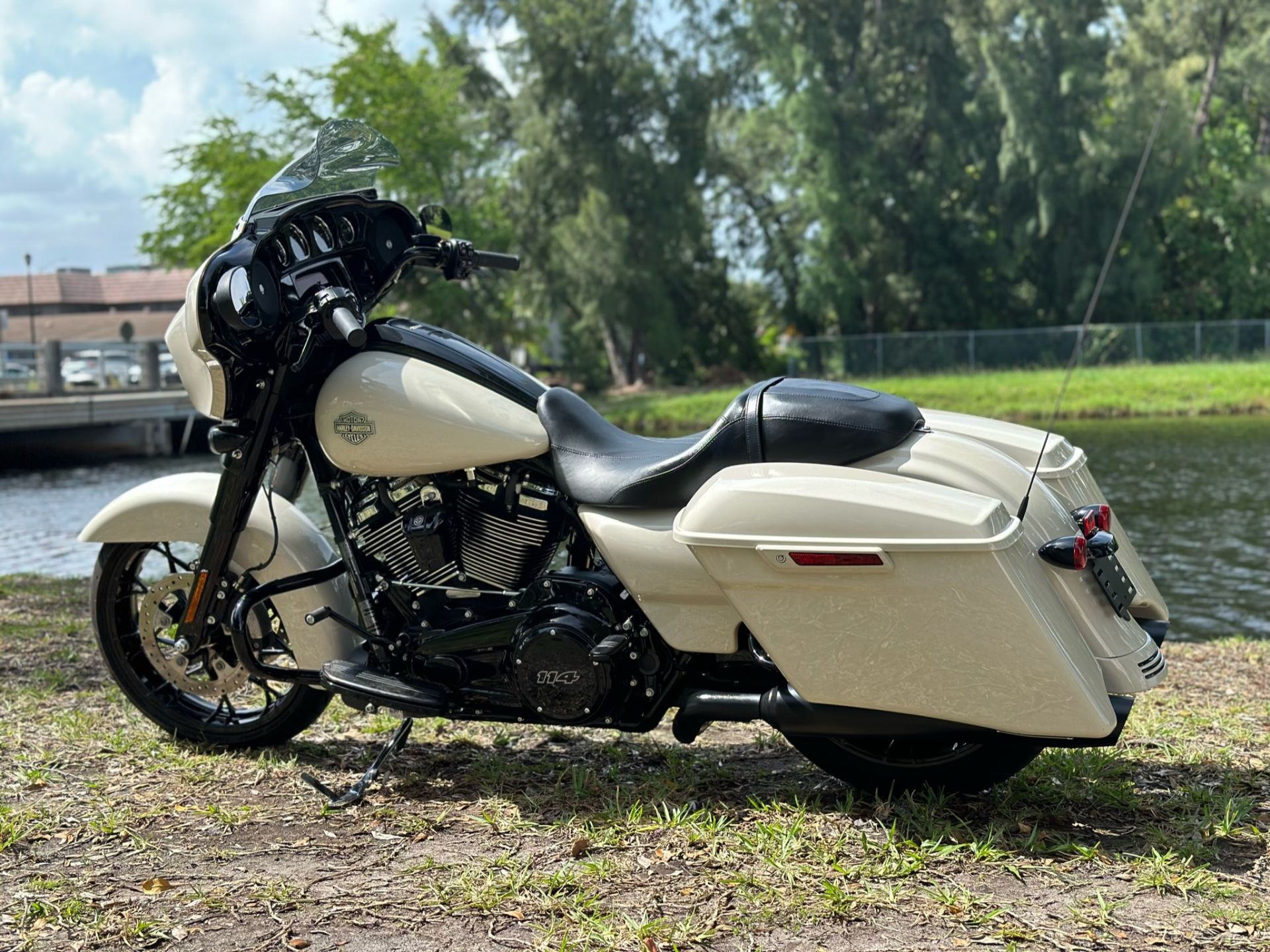 2022 Harley-Davidson Street Glide® Special in North Miami Beach, Florida - Photo 23
