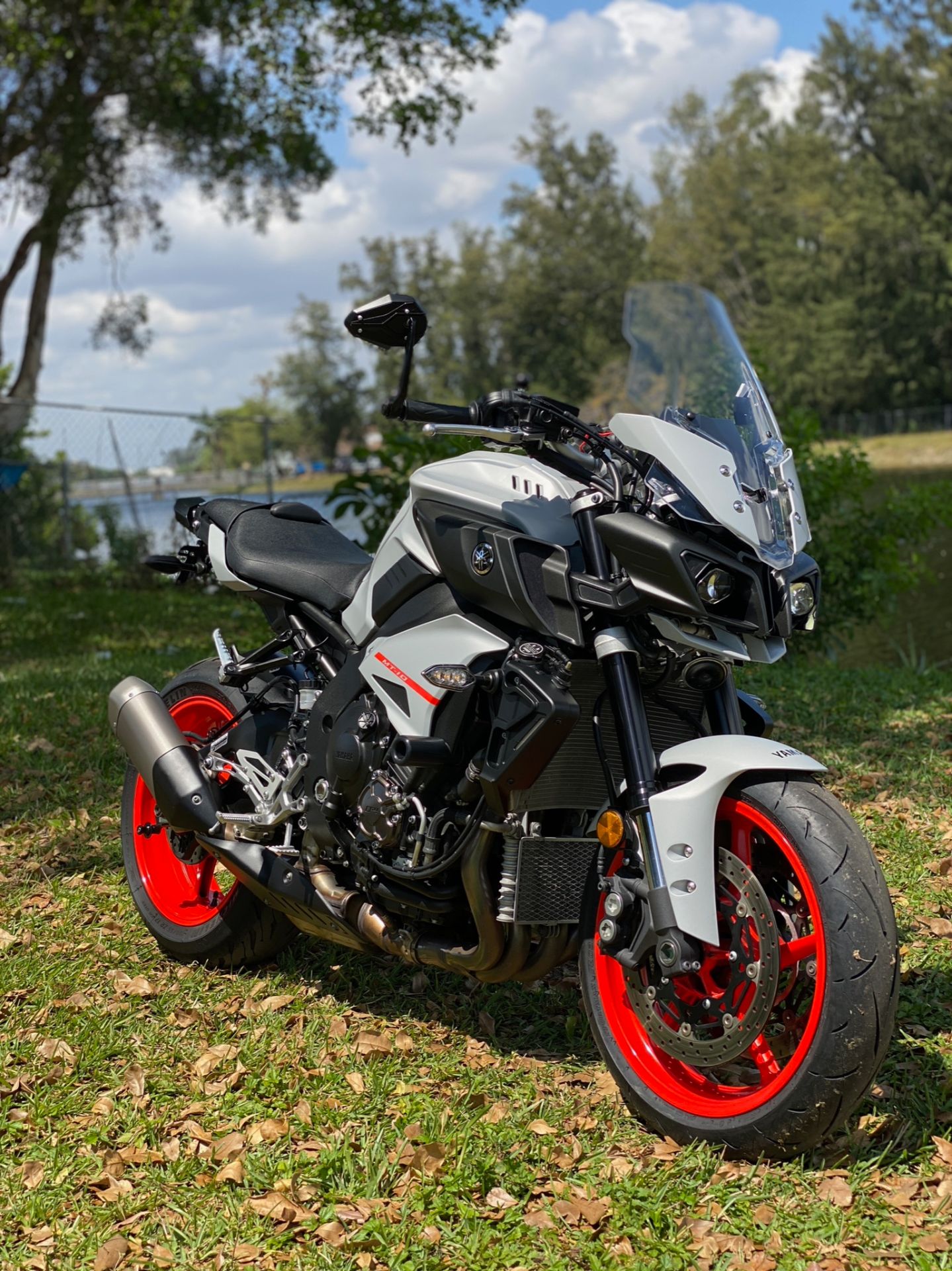 2019 Yamaha MT-10 in North Miami Beach, Florida - Photo 2