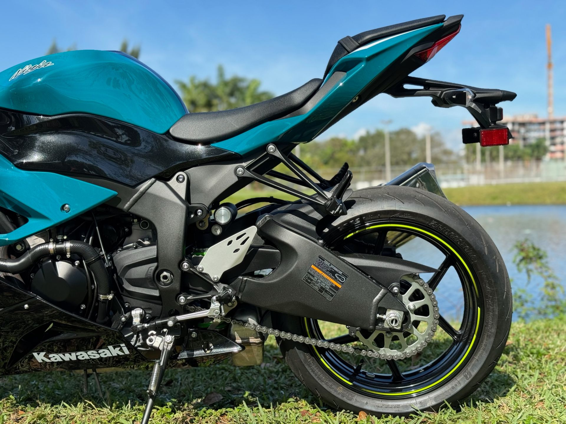 2021 Kawasaki Ninja ZX-6R in North Miami Beach, Florida - Photo 16