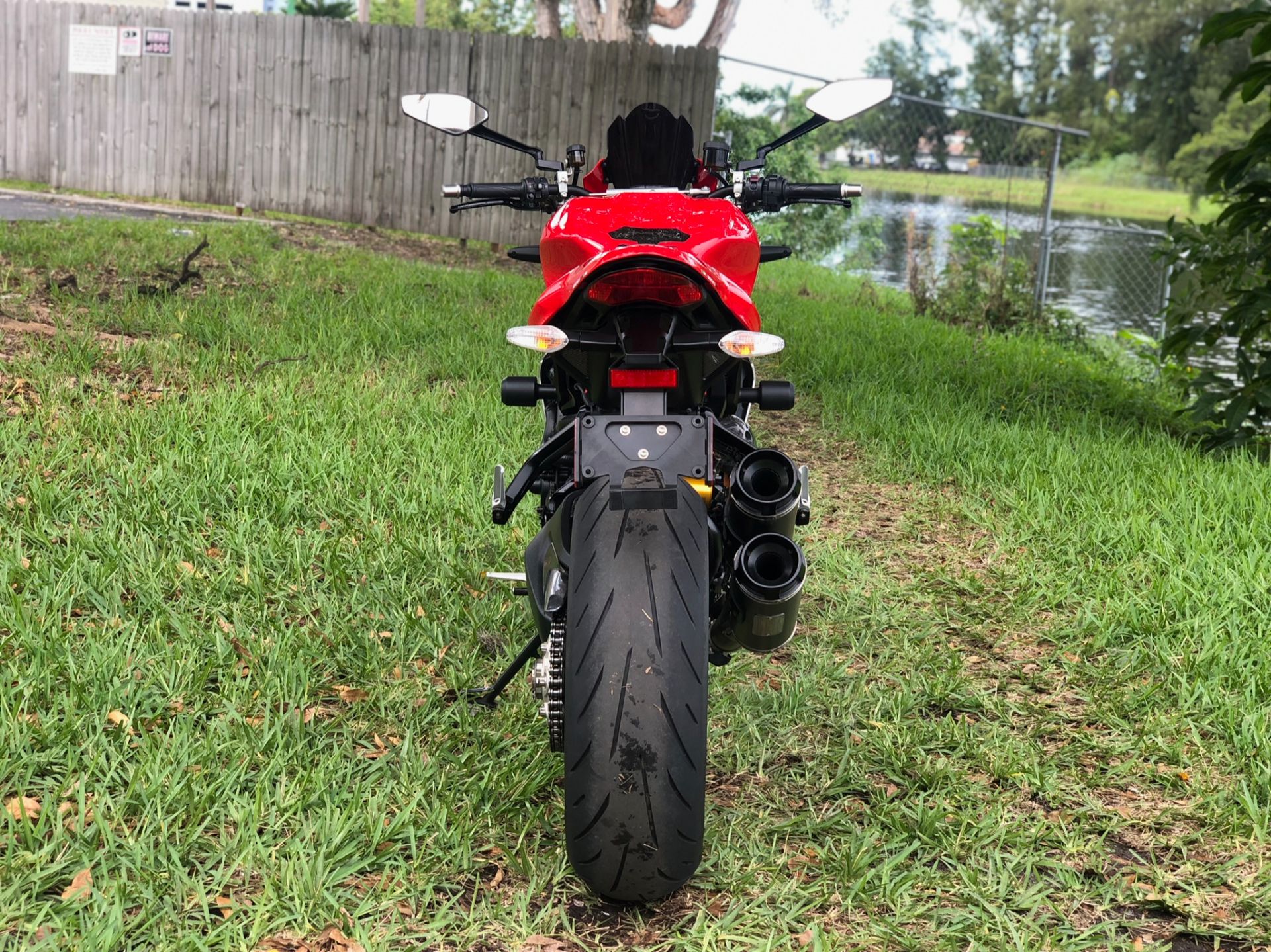 2017 Ducati Monster 1200 R in North Miami Beach, Florida - Photo 11