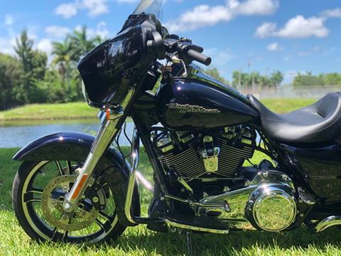 2019 Harley-Davidson Street Glide® in North Miami Beach, Florida - Photo 16